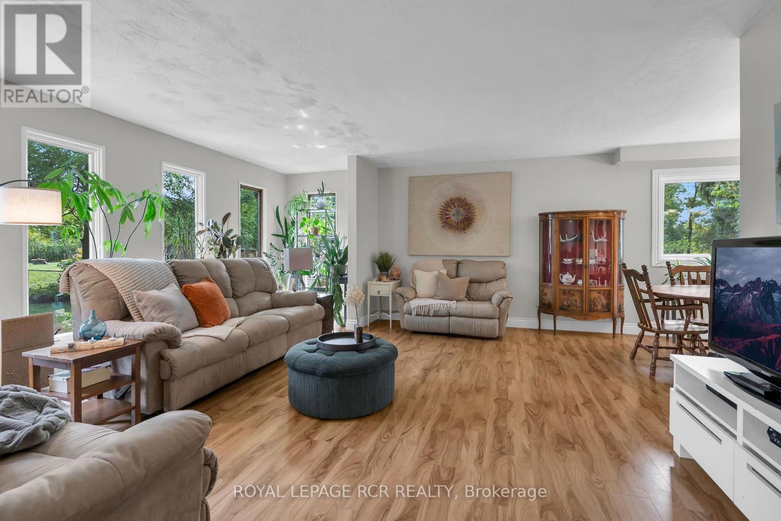 19842 Yonge Street Property Photo 10