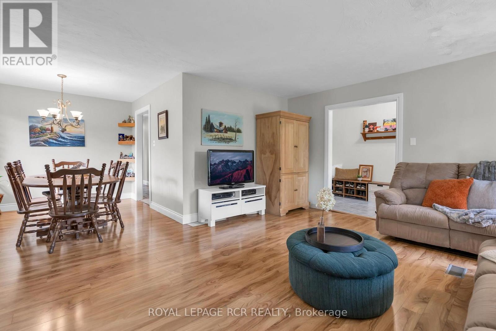 19842 Yonge Street Property Photo 13