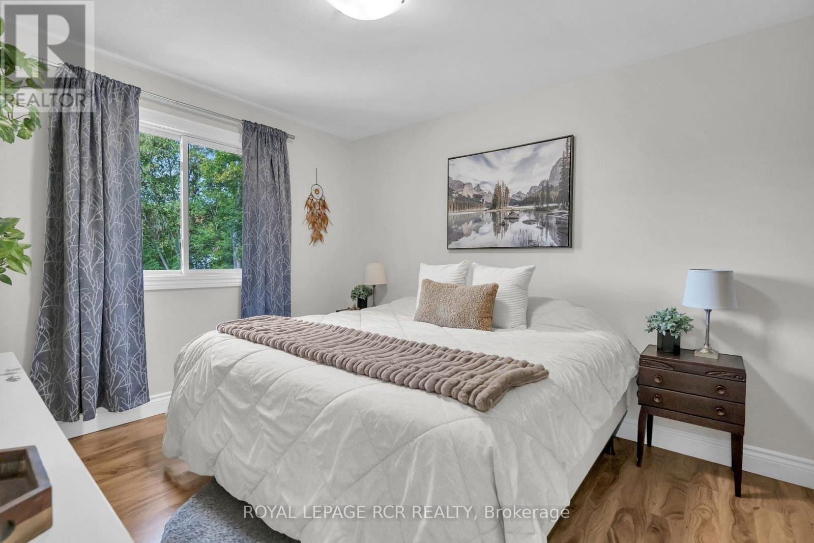 19842 Yonge Street Property Photo 18