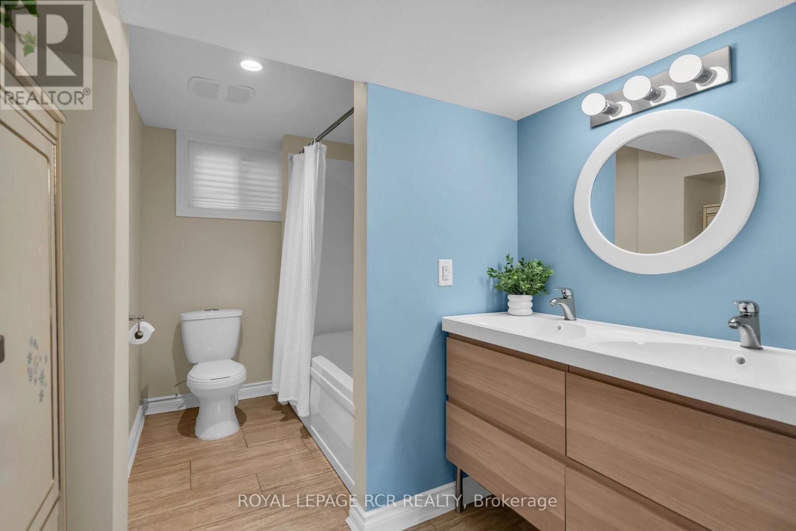 19842 Yonge Street Property Photo 28