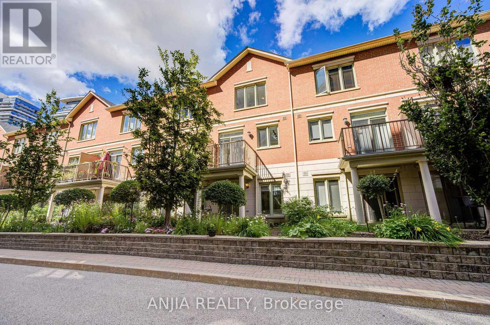25 Galleria Parkway Property Photo 3