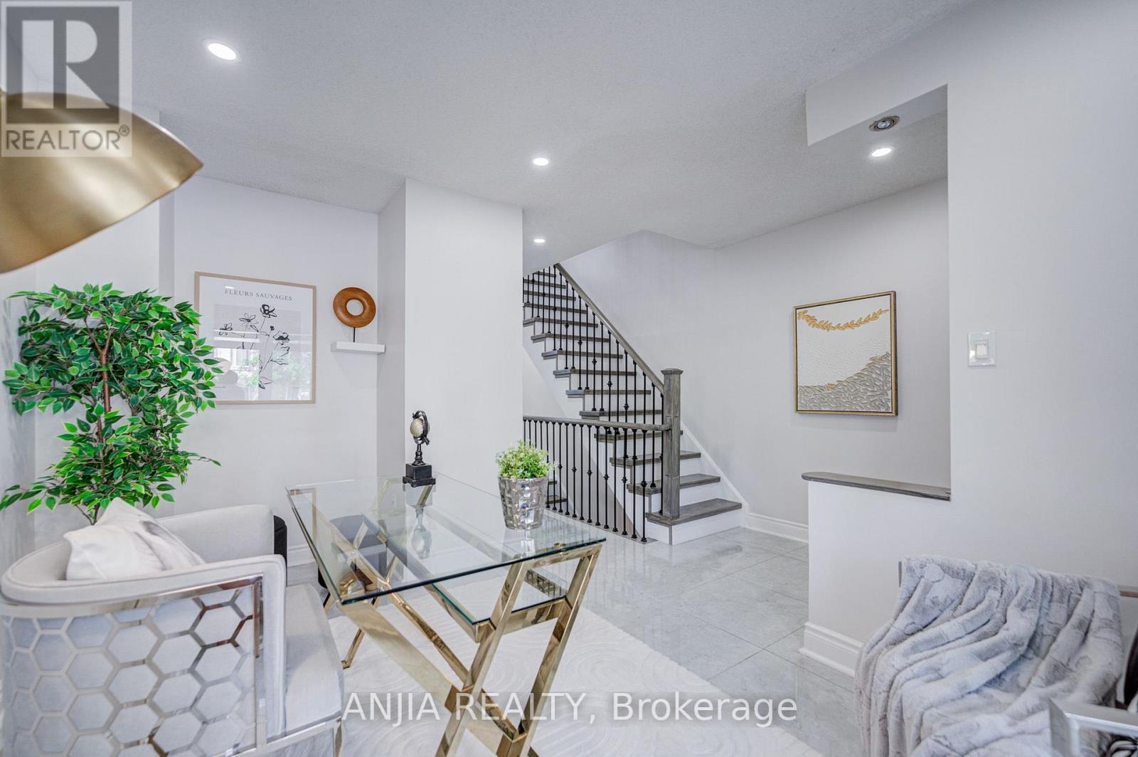 25 Galleria Parkway Property Photo 7