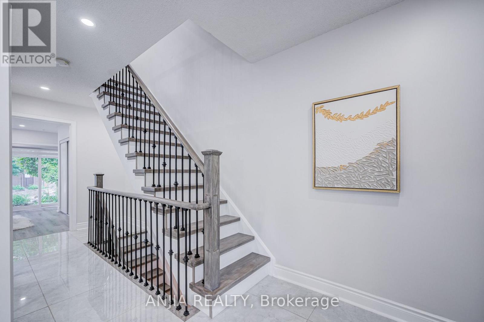 25 Galleria Parkway Property Photo 8