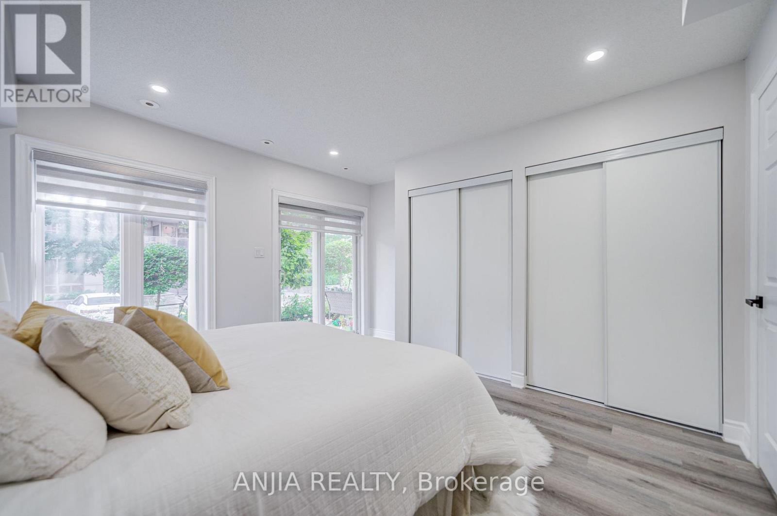 25 Galleria Parkway Property Photo 12