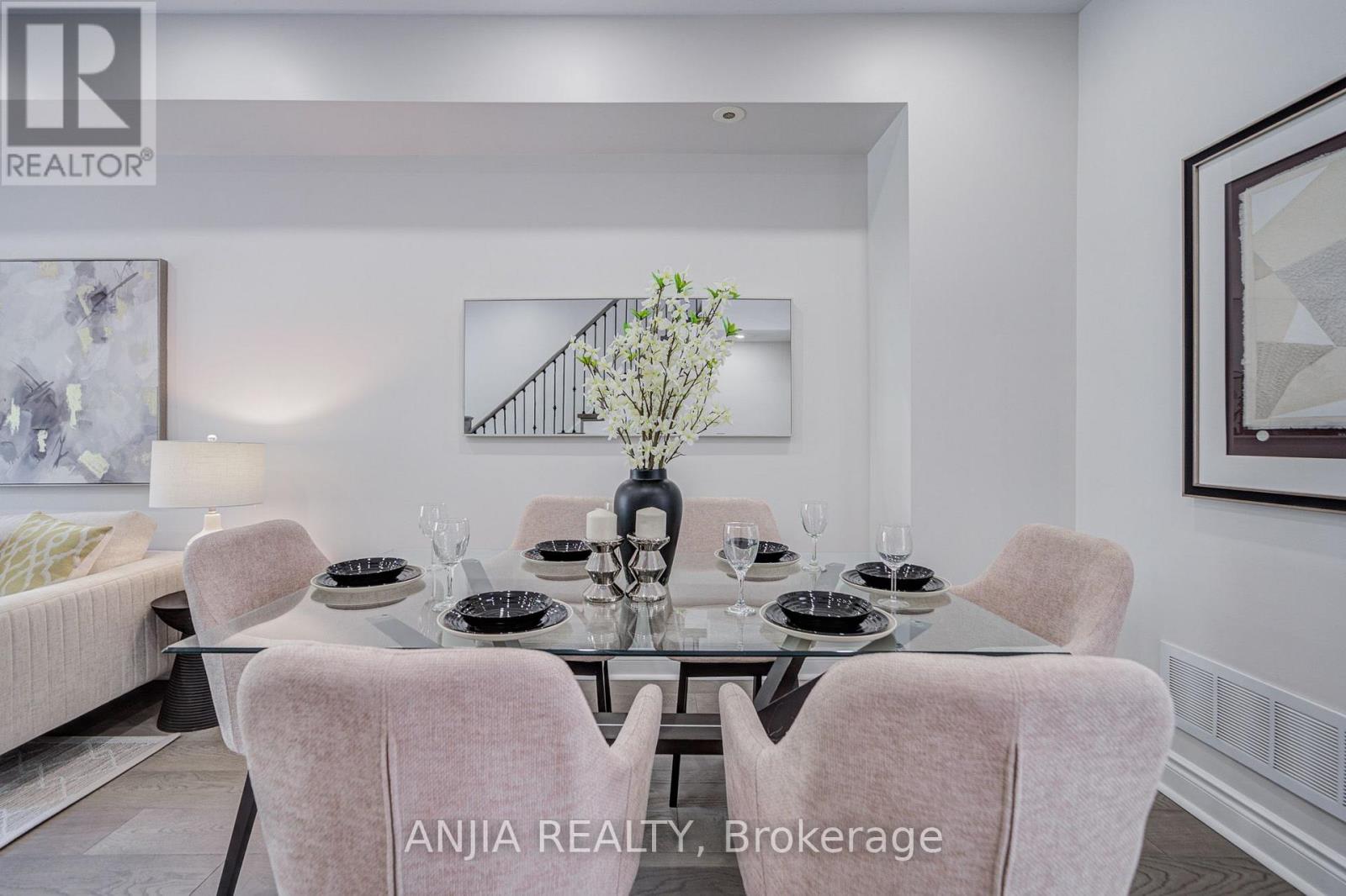 25 Galleria Parkway Property Photo 14