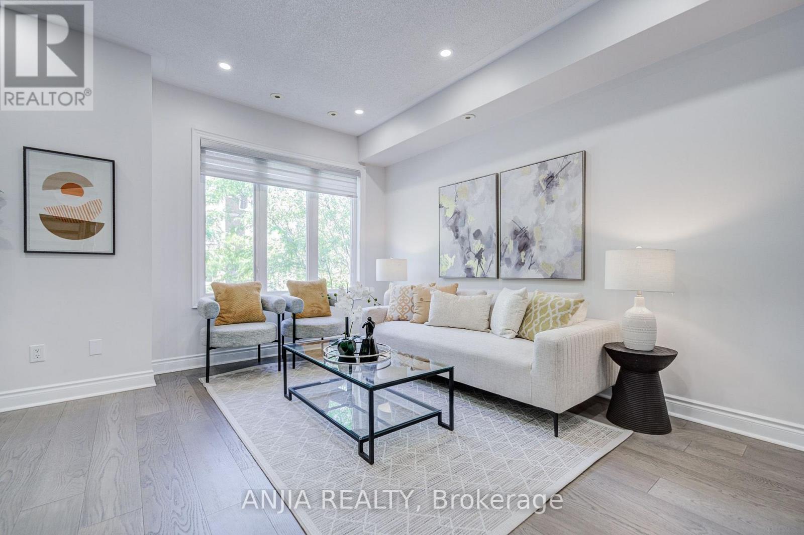 25 Galleria Parkway Property Photo 16