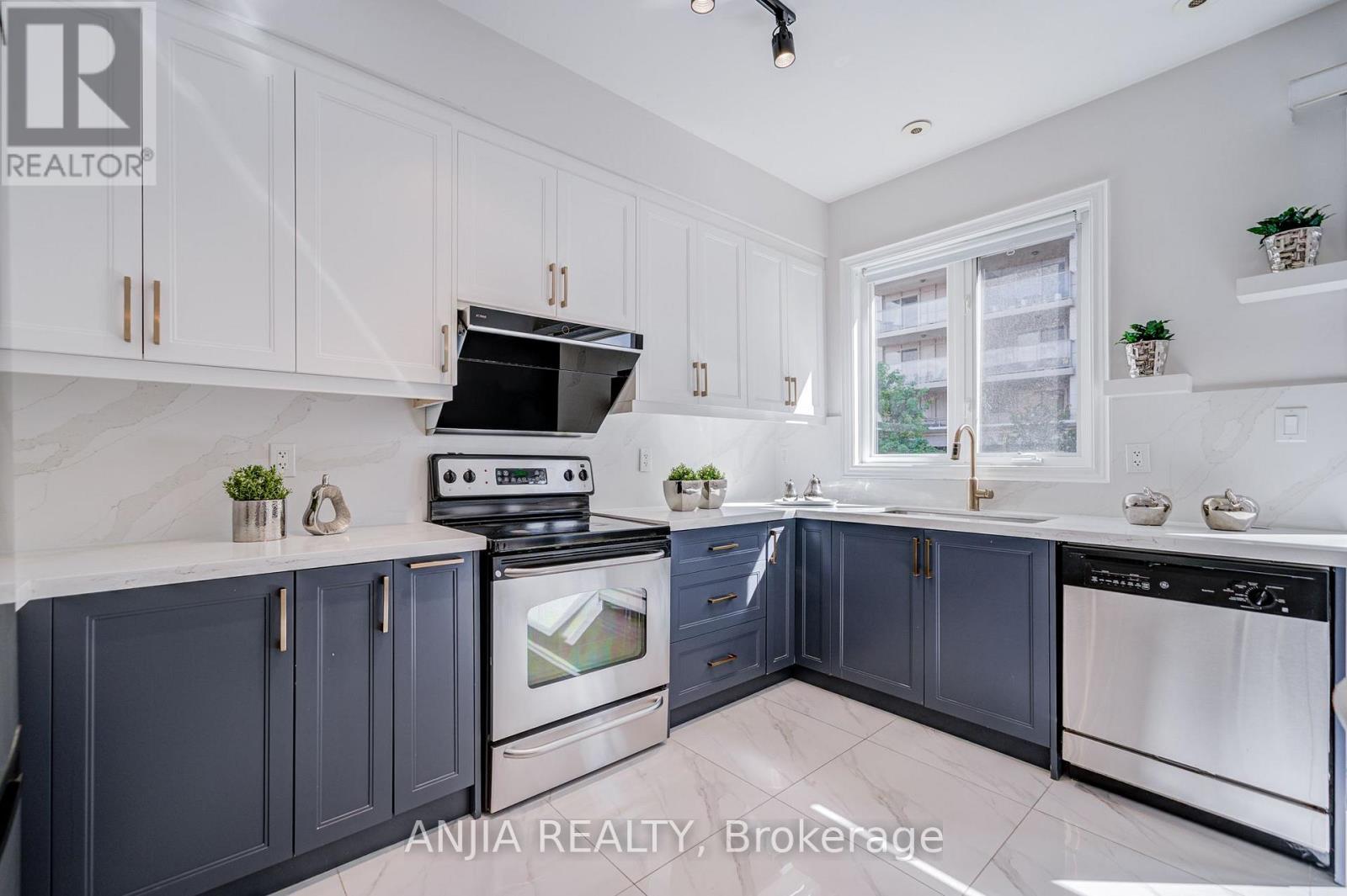 25 Galleria Parkway Property Photo 22