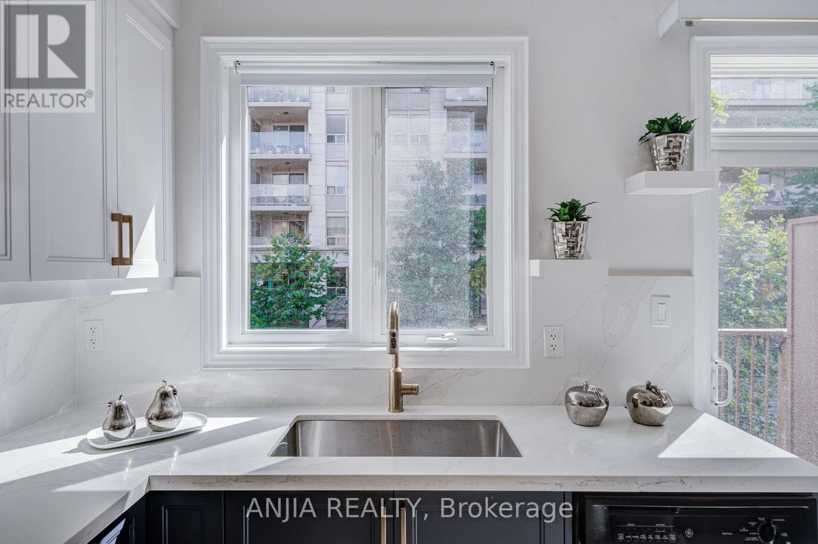 25 Galleria Parkway Property Photo 25