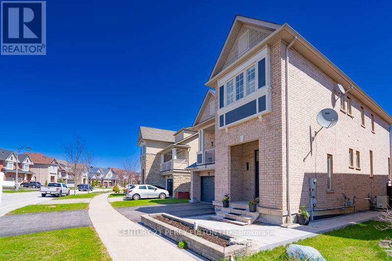 145 Silver Maple Road Property Photo 2