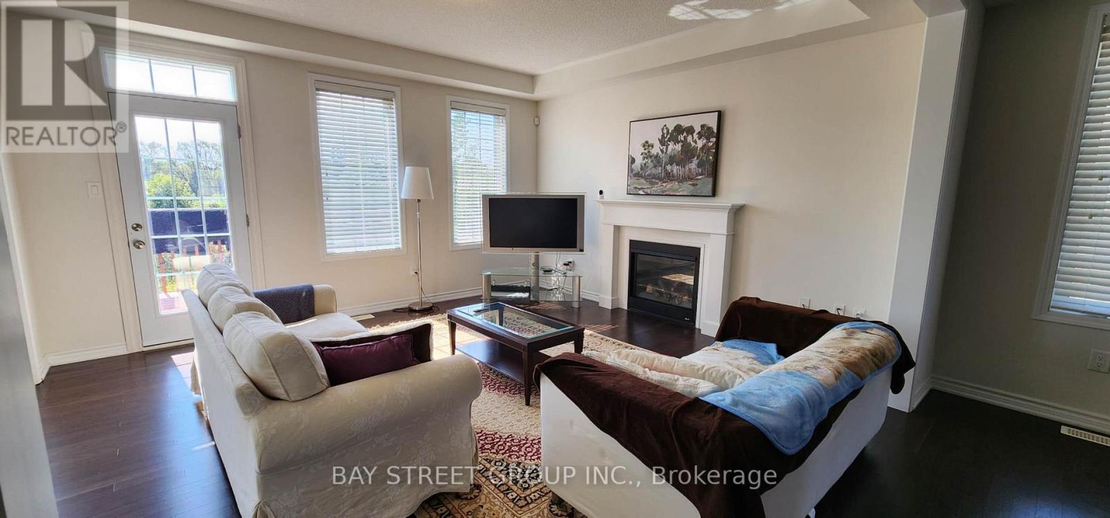 246 Degraaf Crescent Property Photo 6
