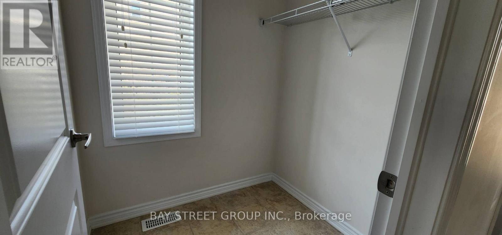 246 Degraaf Crescent Property Photo 8