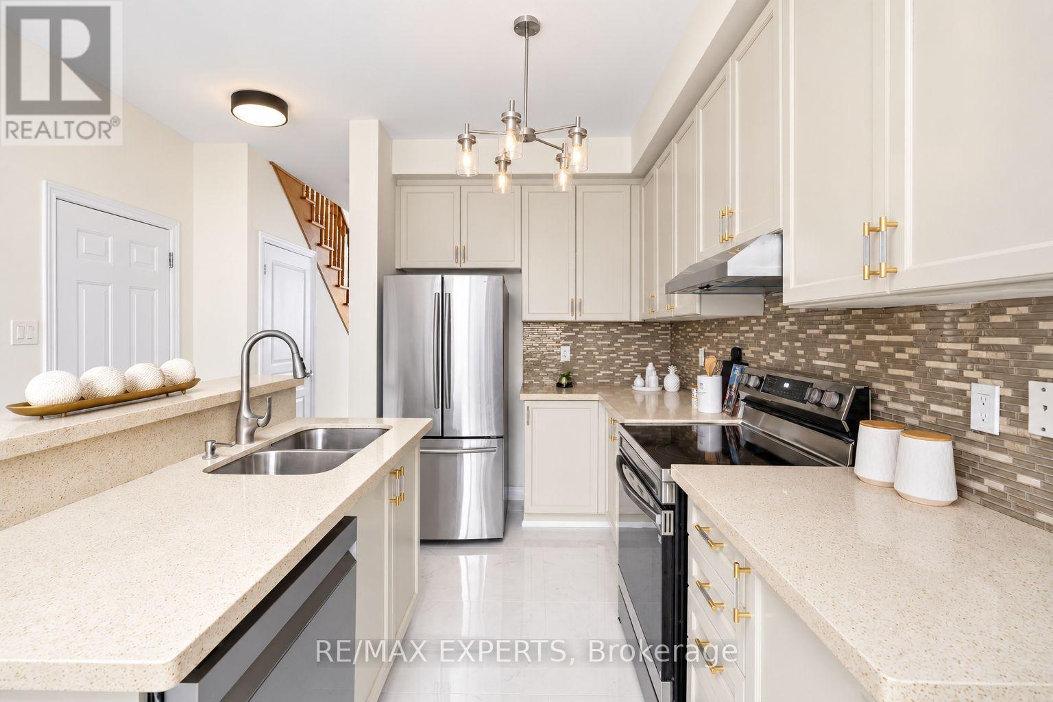 40 Pitney Avenue Property Photo 6