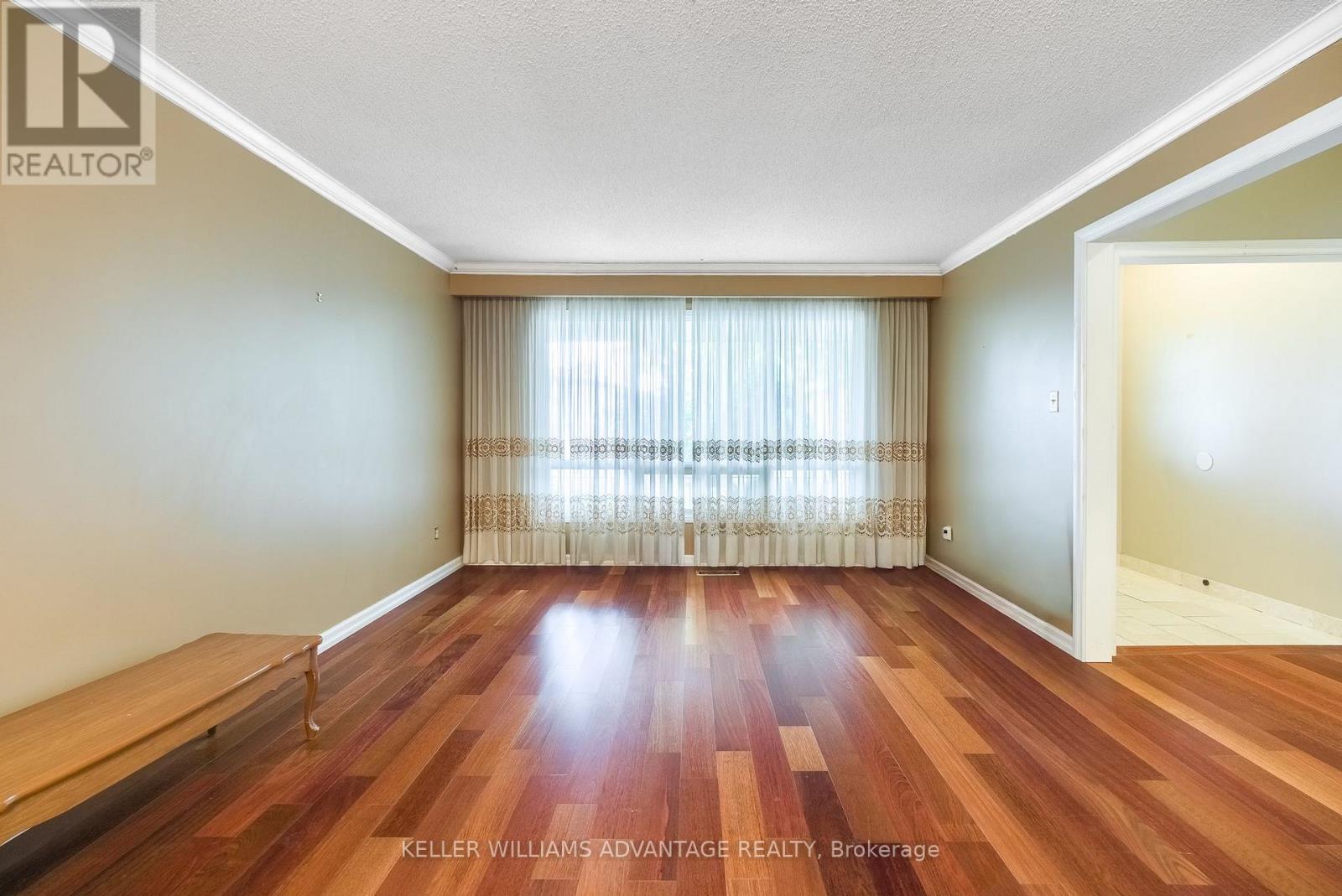 68 Fullerton Crescent Property Photo 6
