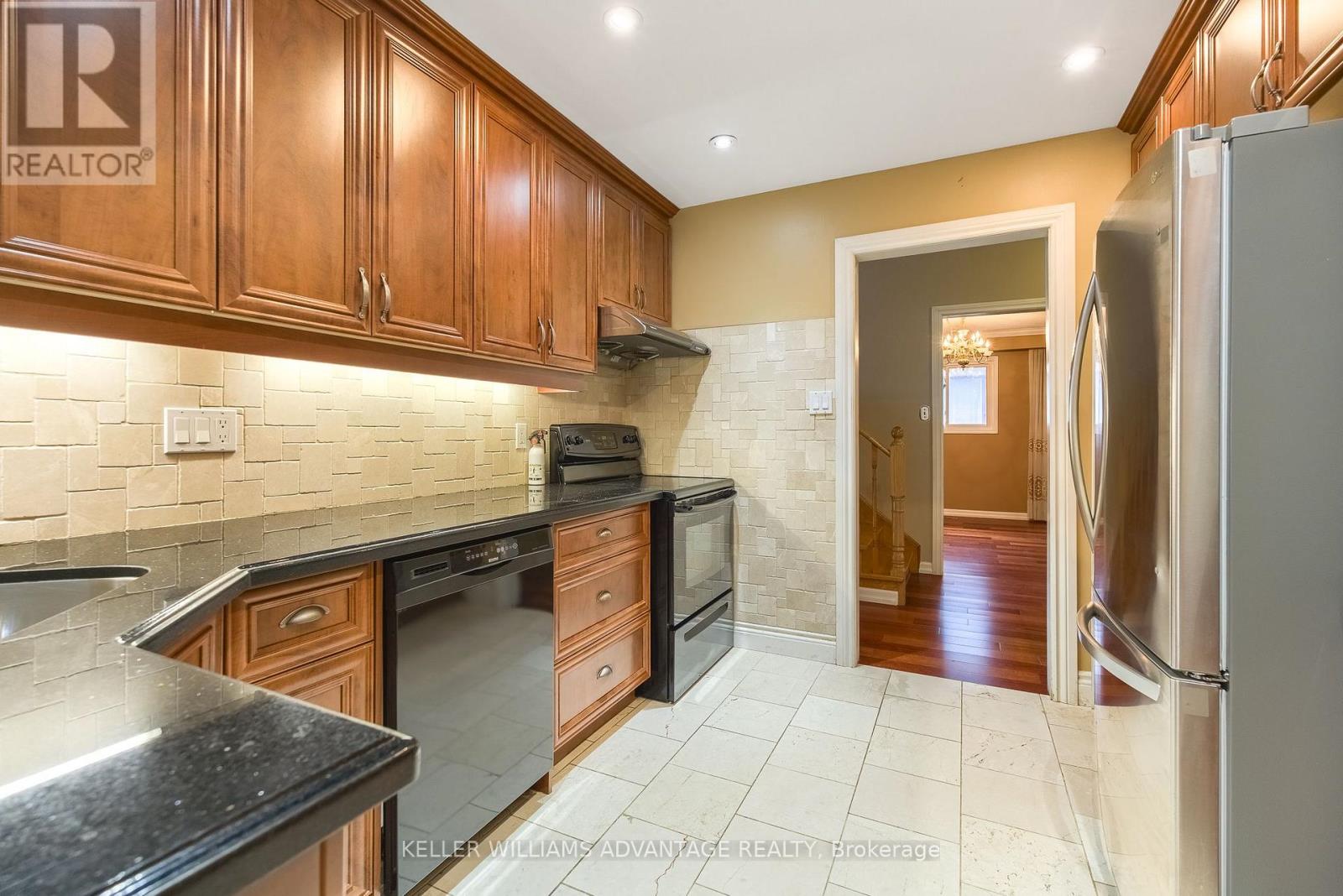 68 Fullerton Crescent Property Photo 9