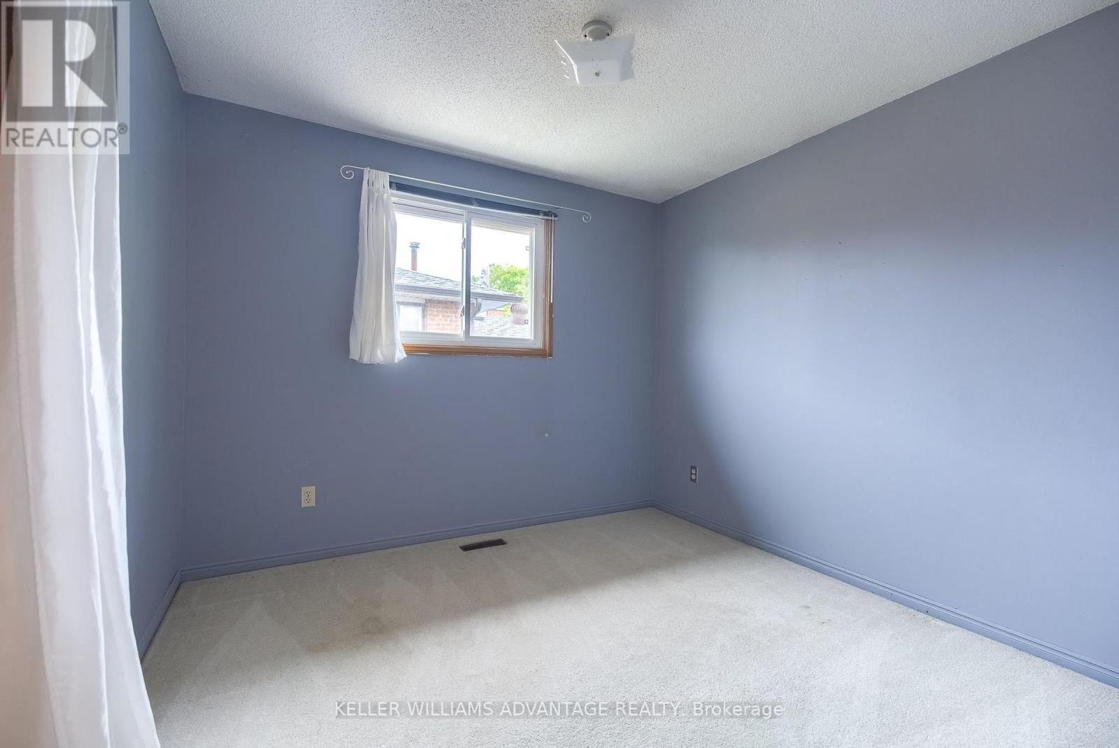 68 Fullerton Crescent Property Photo 16