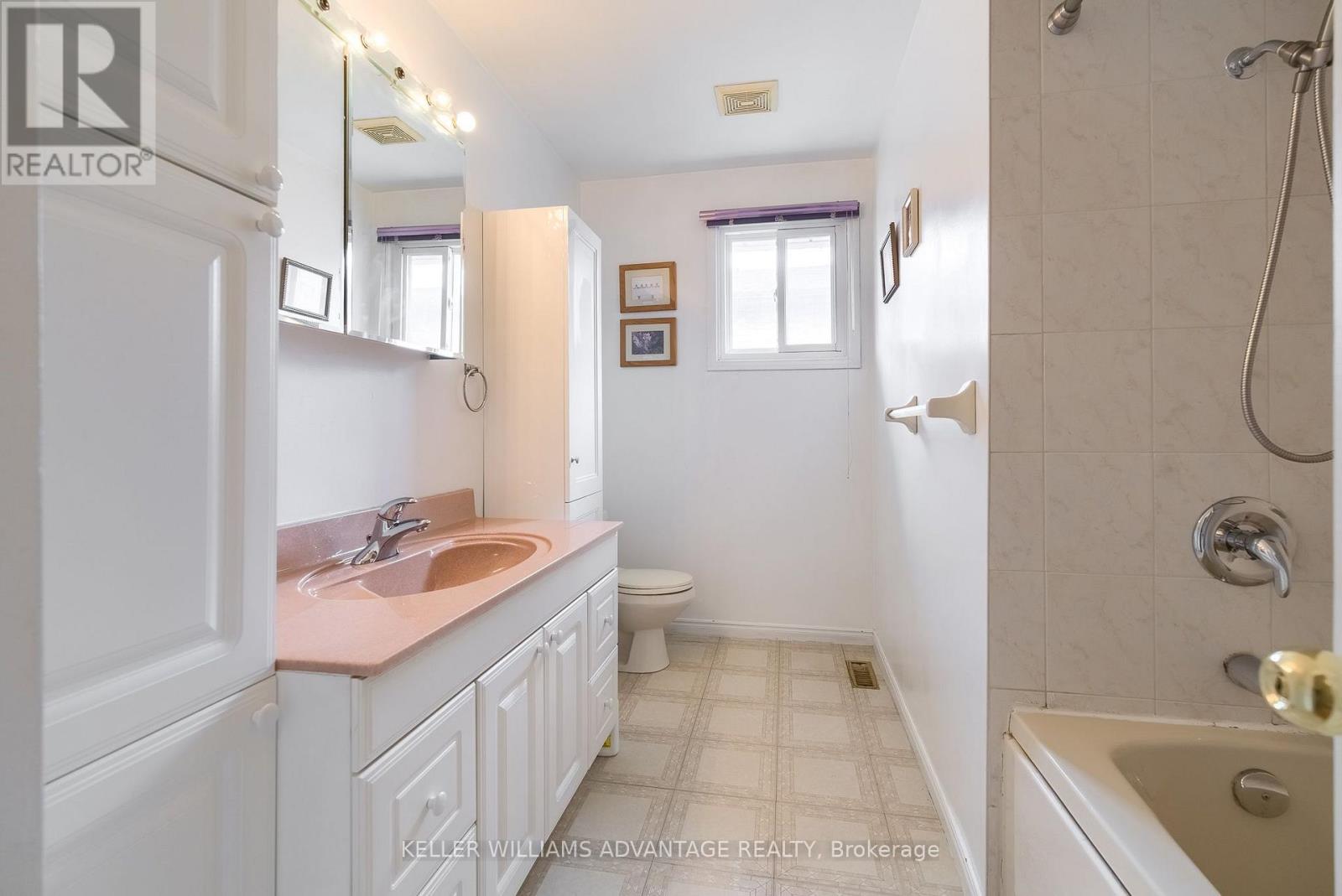 68 Fullerton Crescent Property Photo 20