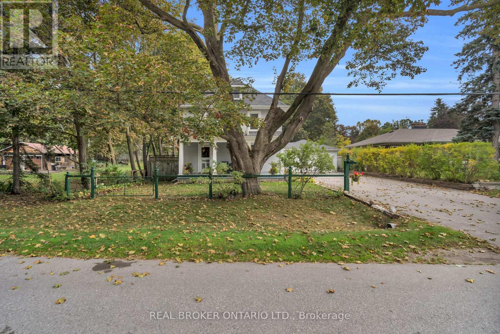 4149 Front Street Property Photo 5
