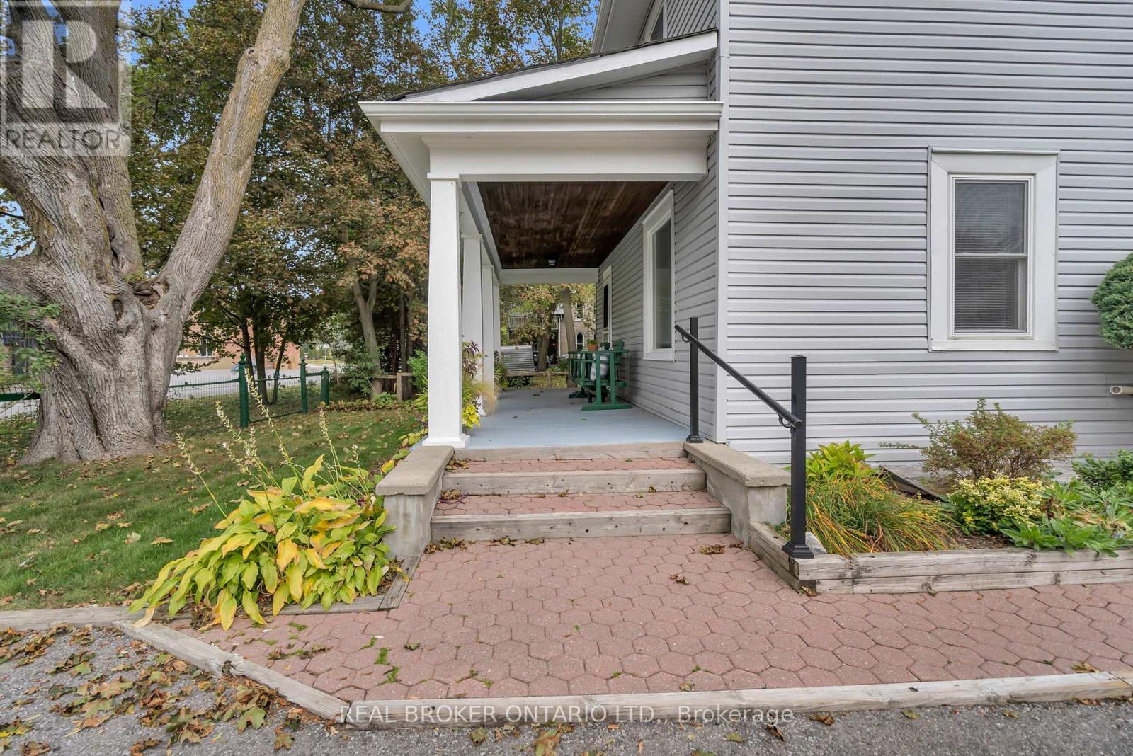 4149 Front Street Property Photo 8