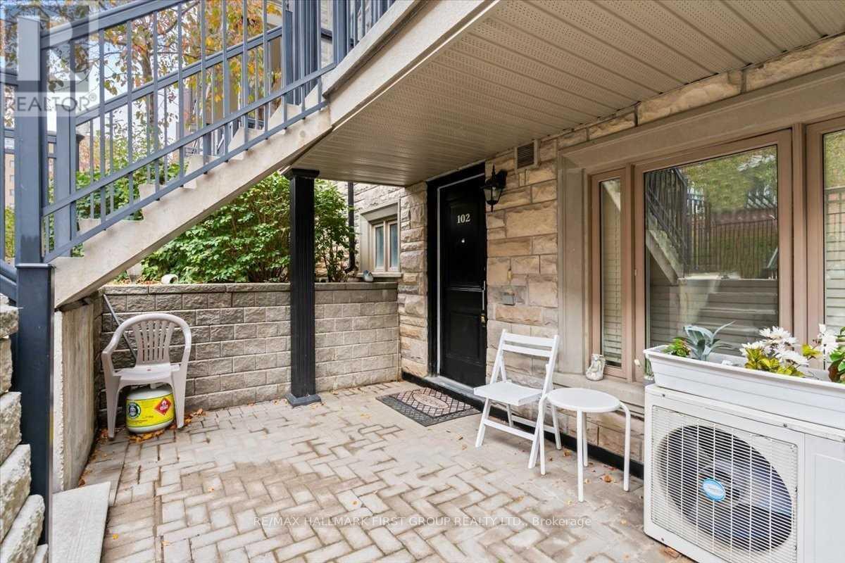 102 - 320 John Street Property Photo 4