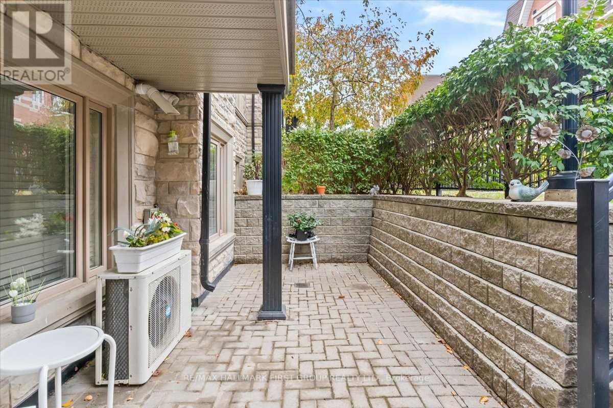 102 - 320 John Street Property Photo 5
