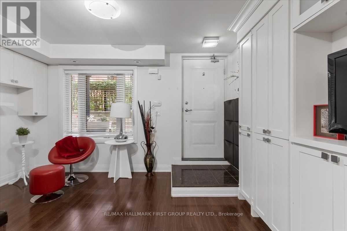 102 - 320 John Street Property Photo 6