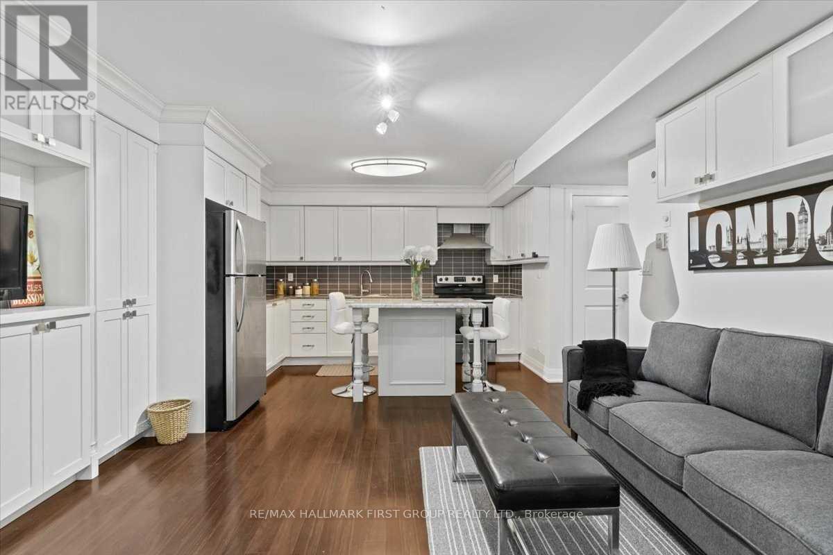 102 - 320 John Street Property Photo 12