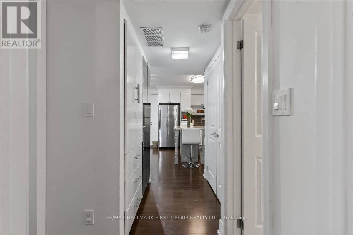 102 - 320 John Street Property Photo 17