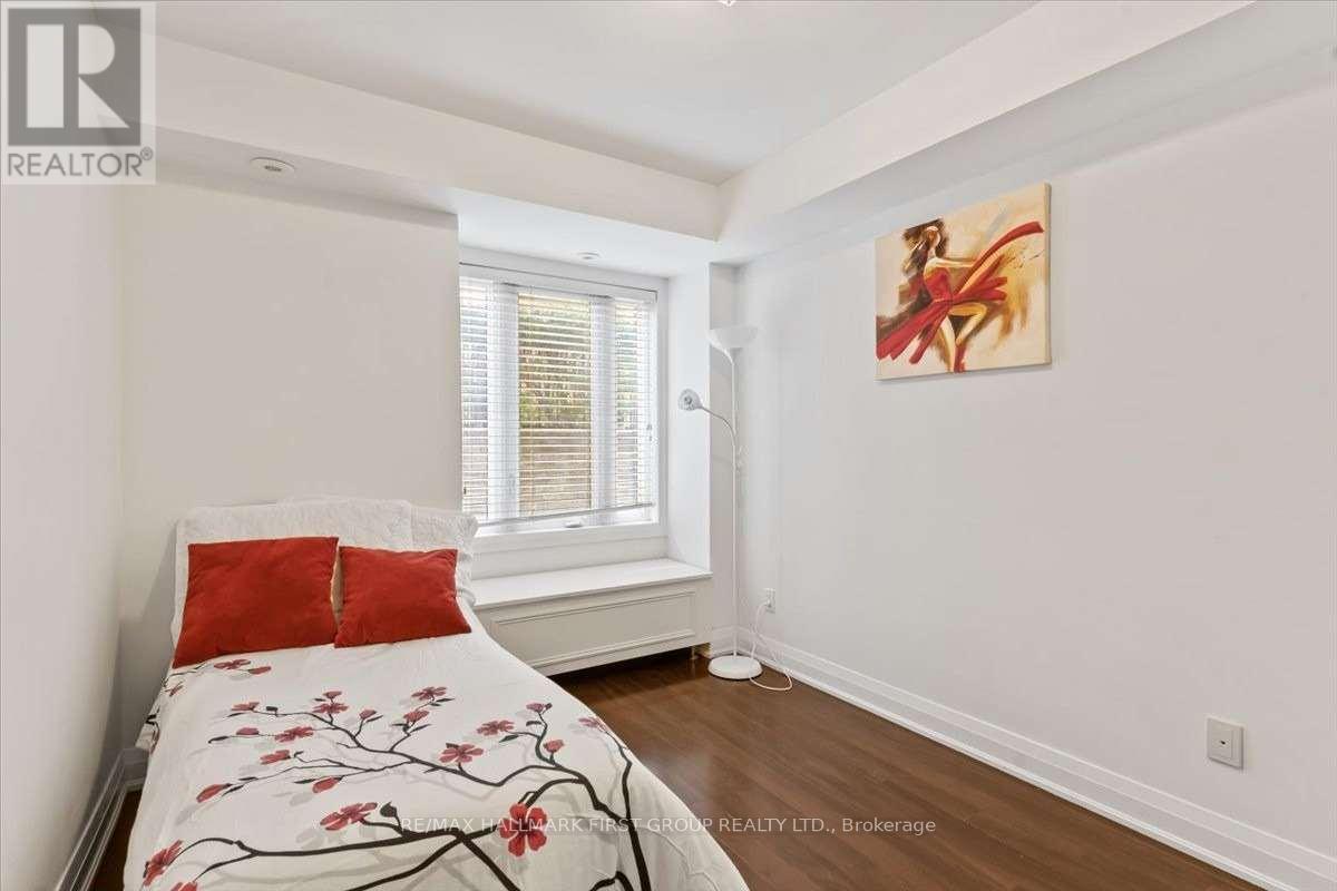 102 - 320 John Street Property Photo 20