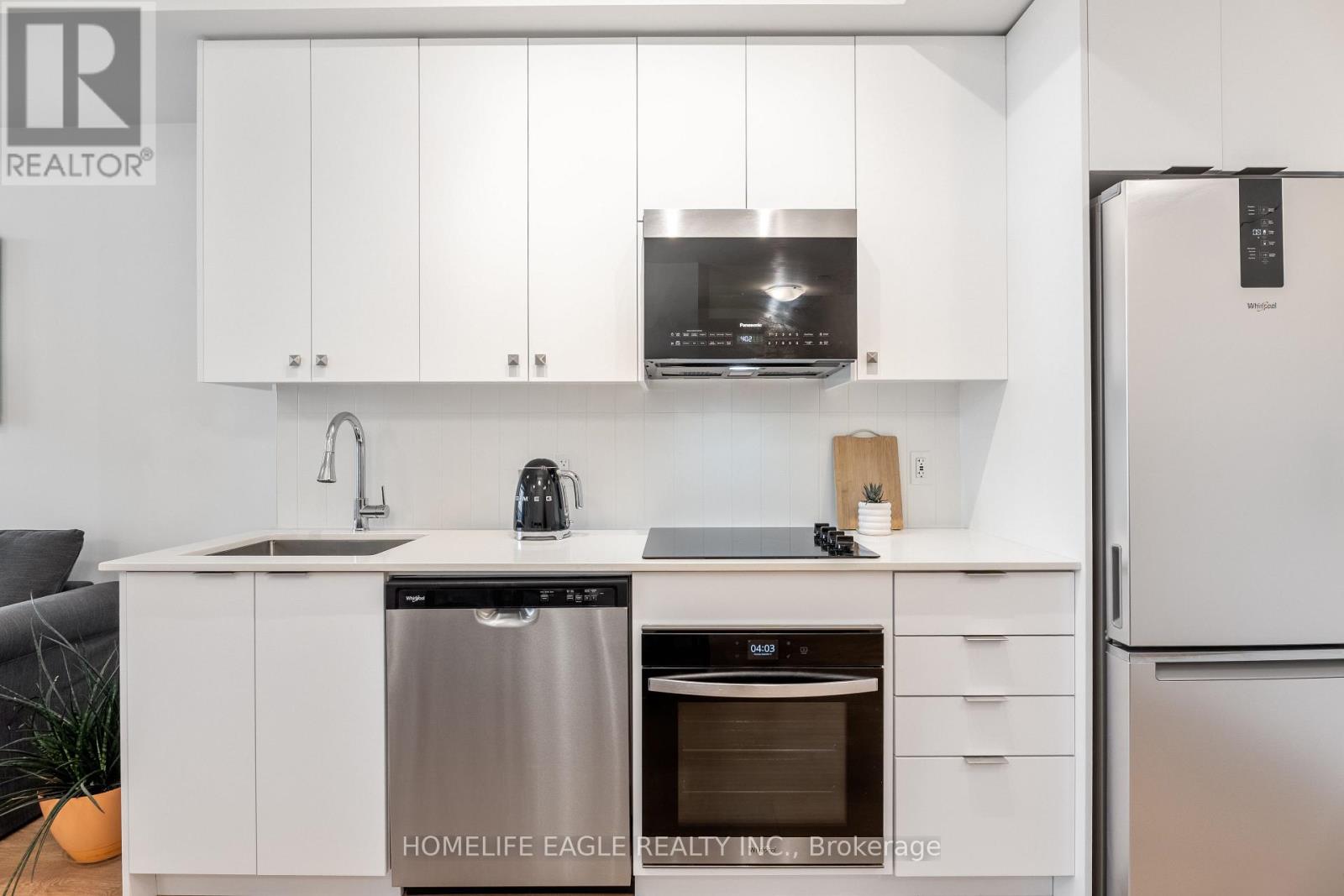 1326 - 498 Caldari Road Property Photo 5