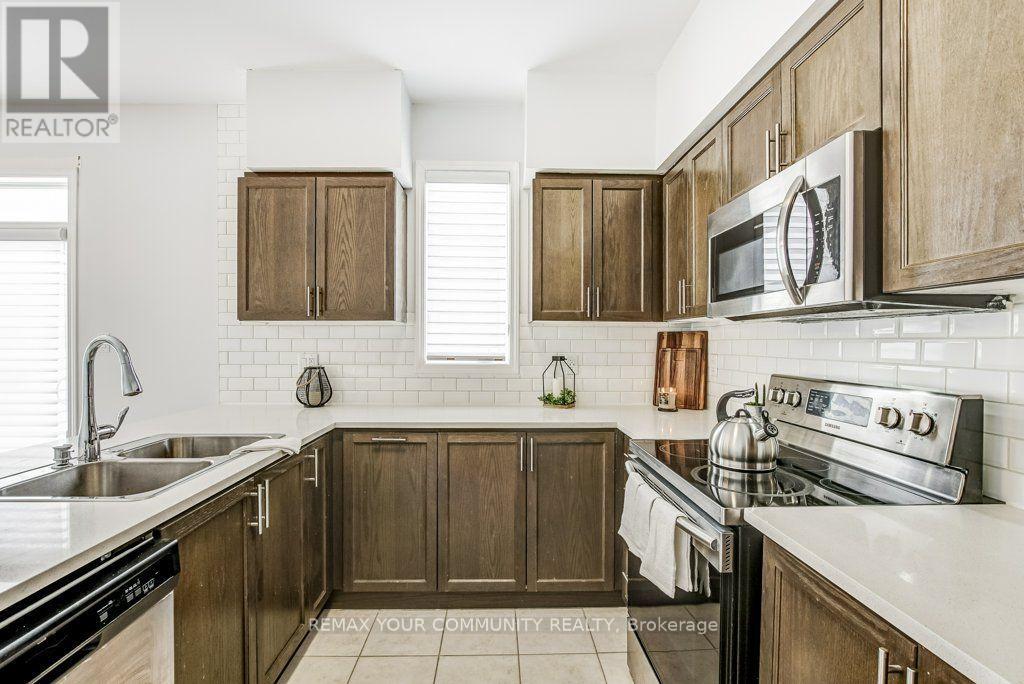 16 Don Hadden Crescent Property Photo 14