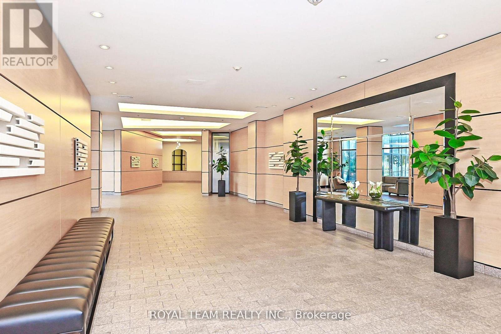 3405 - 2900 Highway 7 Property Photo 3