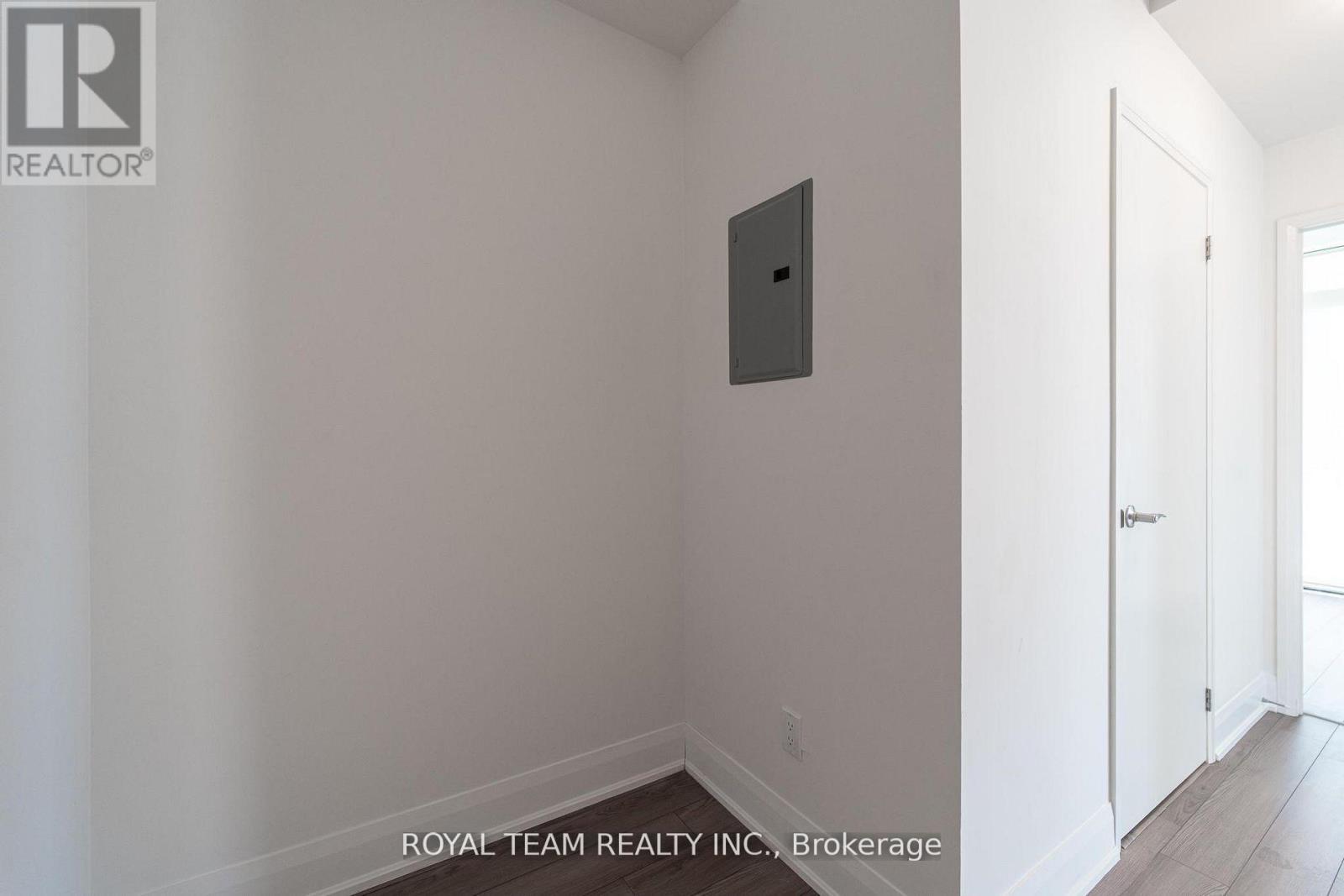 3405 - 2900 Highway 7 Property Photo 17
