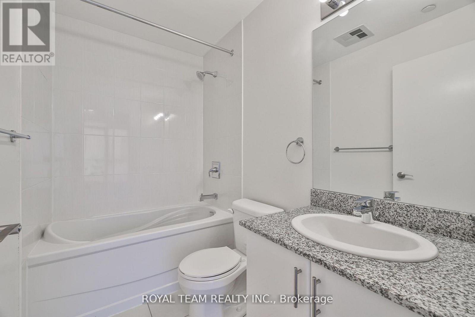 3405 - 2900 Highway 7 Property Photo 22