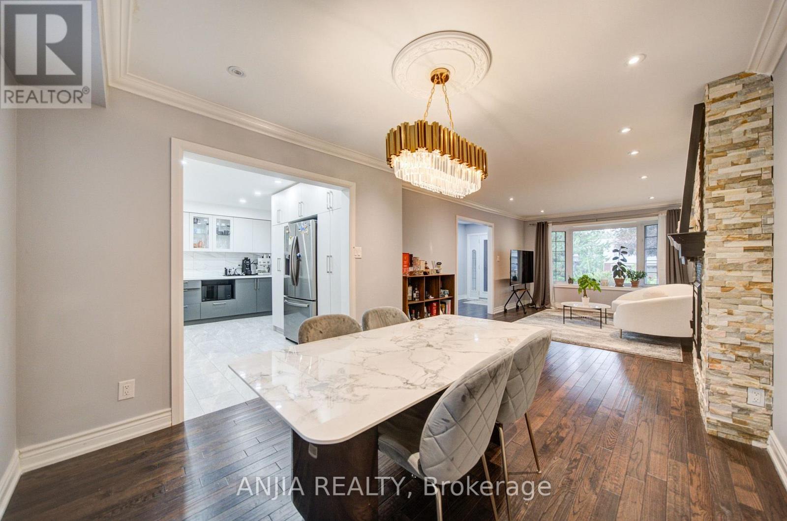 58 Summerfeldt Crescent Property Photo 8