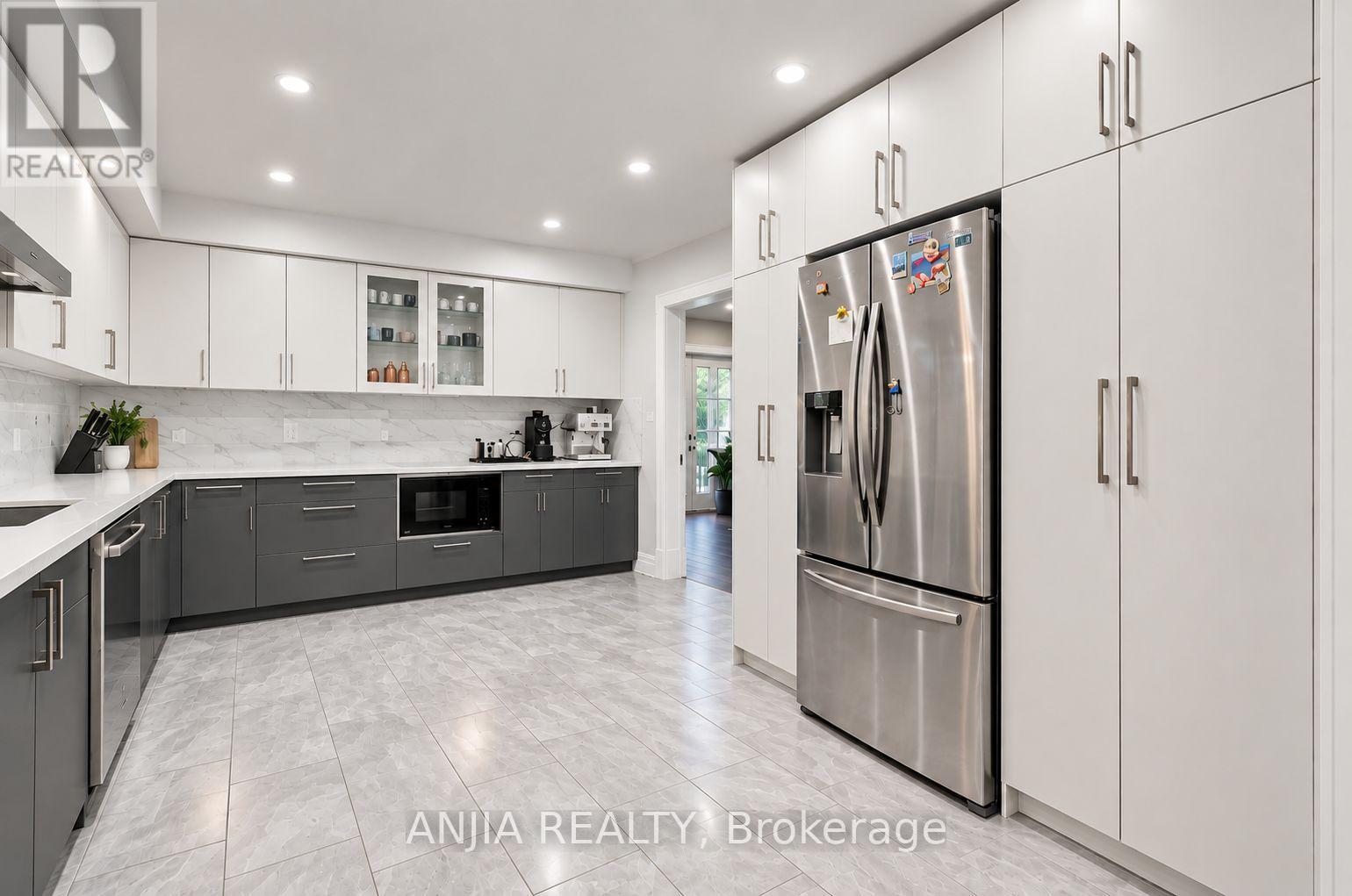 58 Summerfeldt Crescent Property Photo 10
