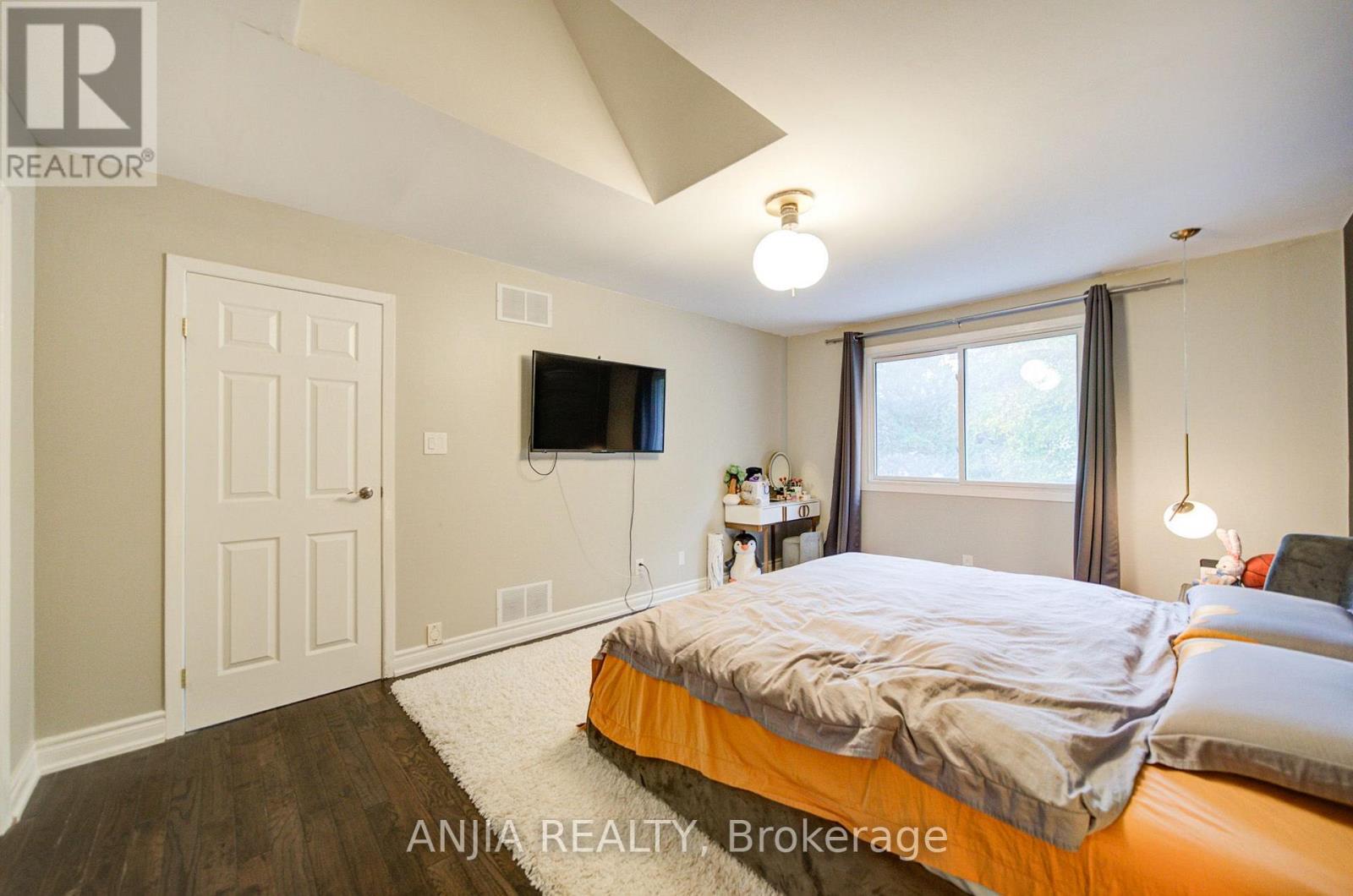 58 Summerfeldt Crescent Property Photo 19