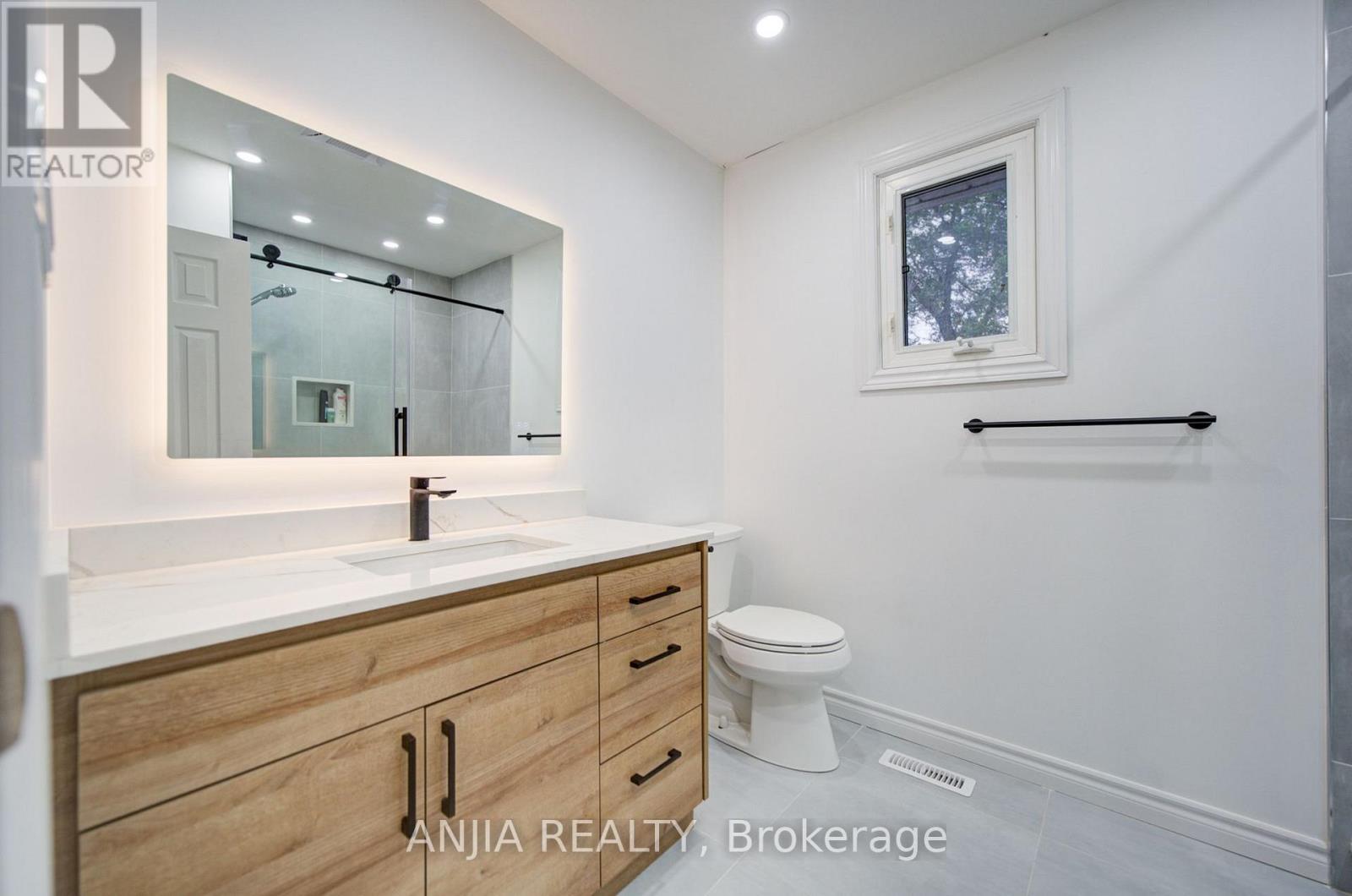 58 Summerfeldt Crescent Property Photo 20