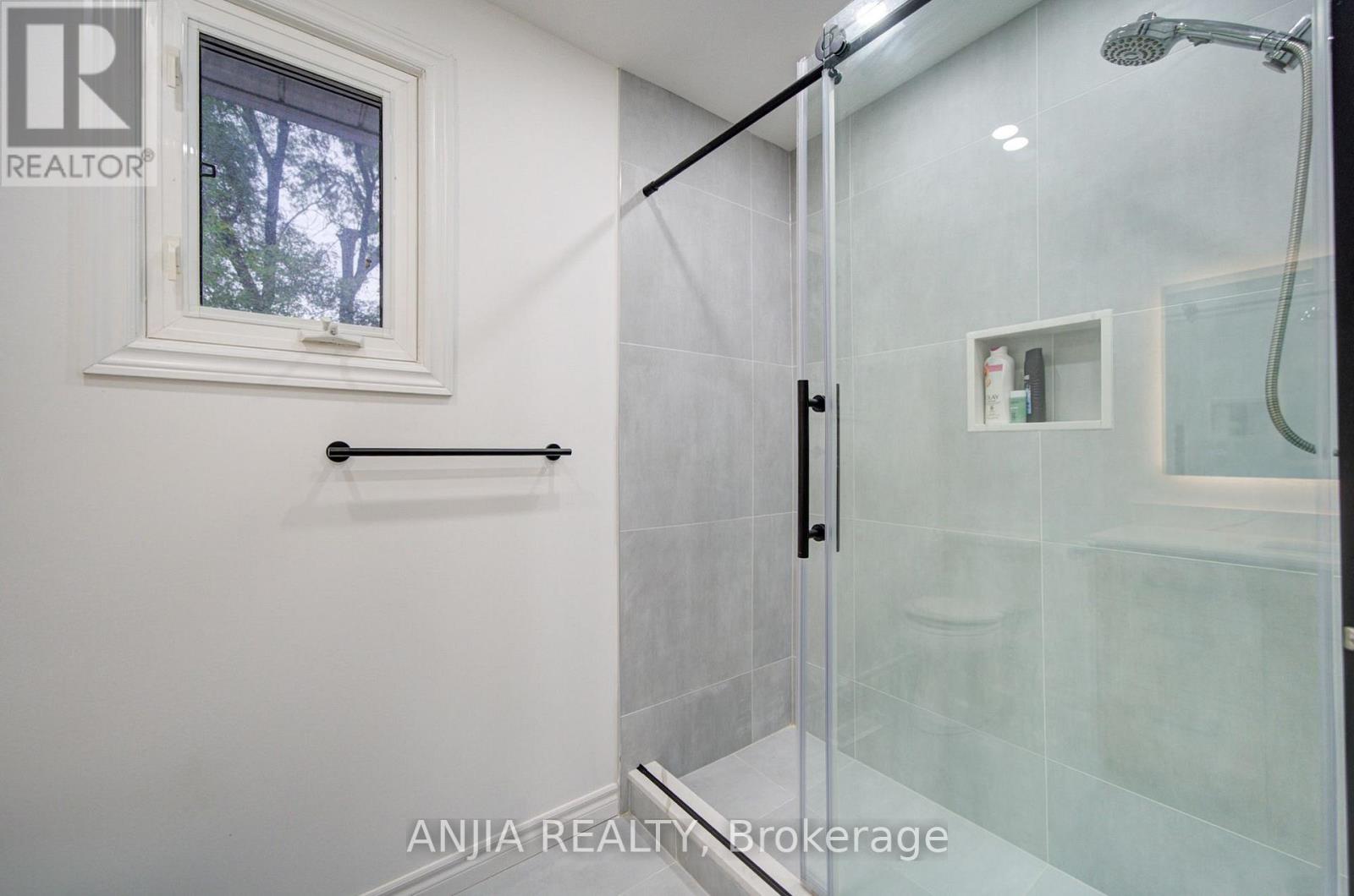 58 Summerfeldt Crescent Property Photo 21