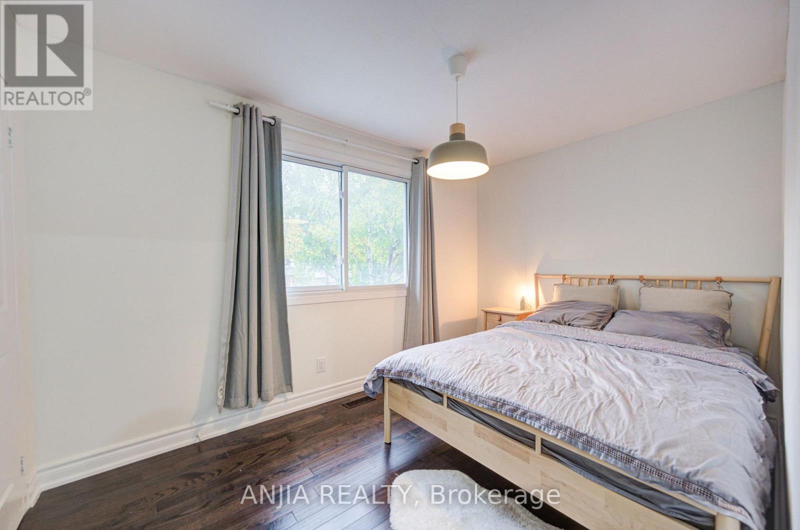 58 Summerfeldt Crescent Property Photo 22
