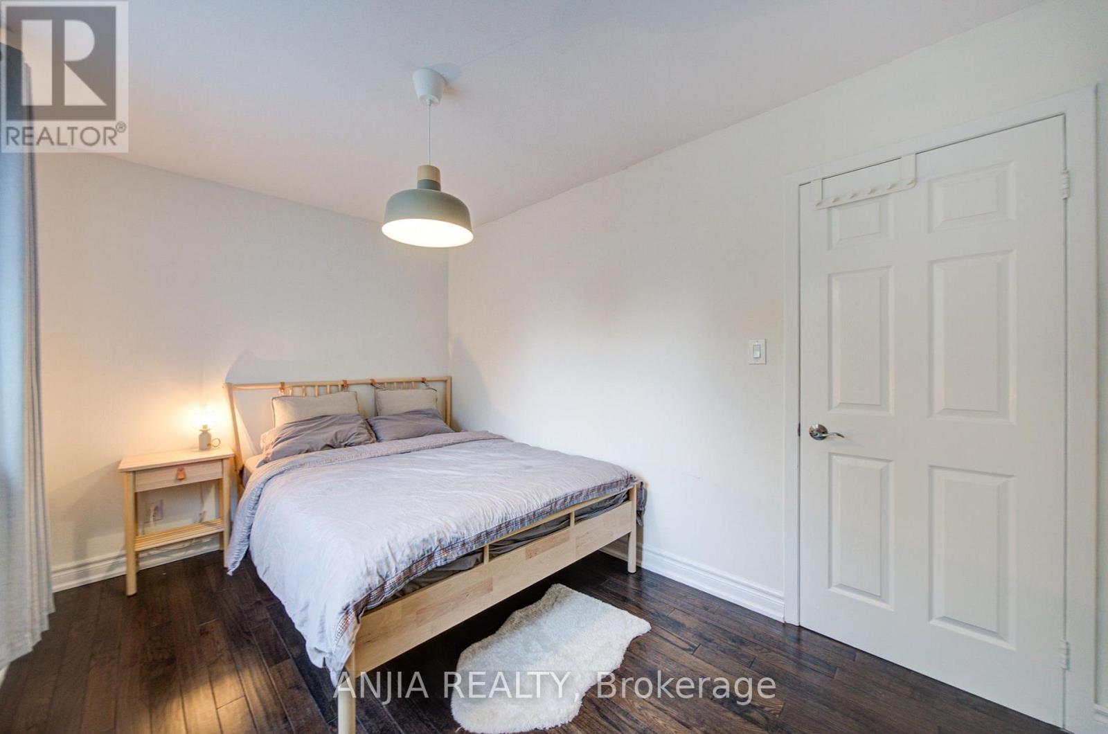 58 Summerfeldt Crescent Property Photo 23