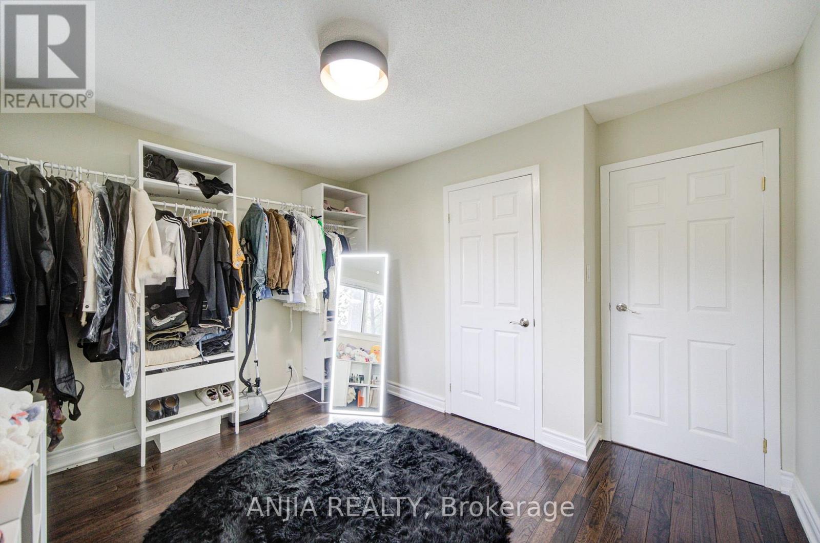 58 Summerfeldt Crescent Property Photo 27