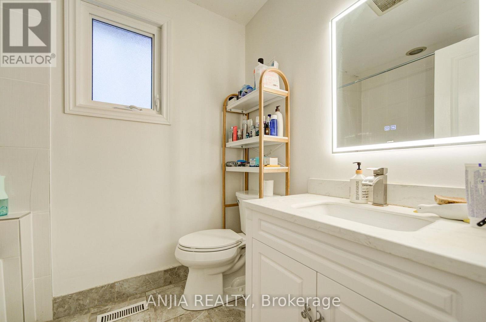 58 Summerfeldt Crescent Property Photo 28