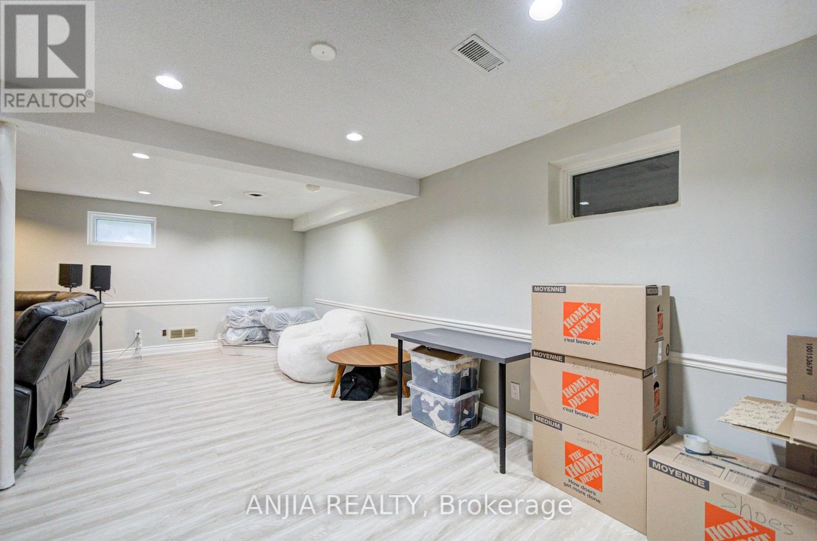 58 Summerfeldt Crescent Property Photo 31