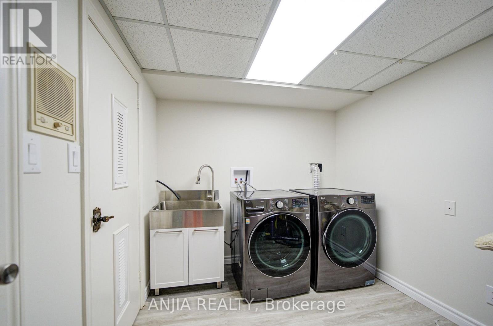 58 Summerfeldt Crescent Property Photo 32