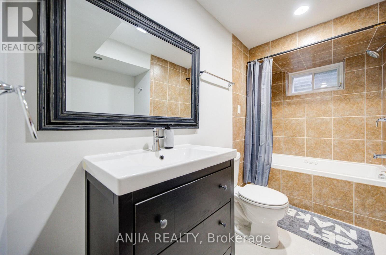 58 Summerfeldt Crescent Property Photo 33