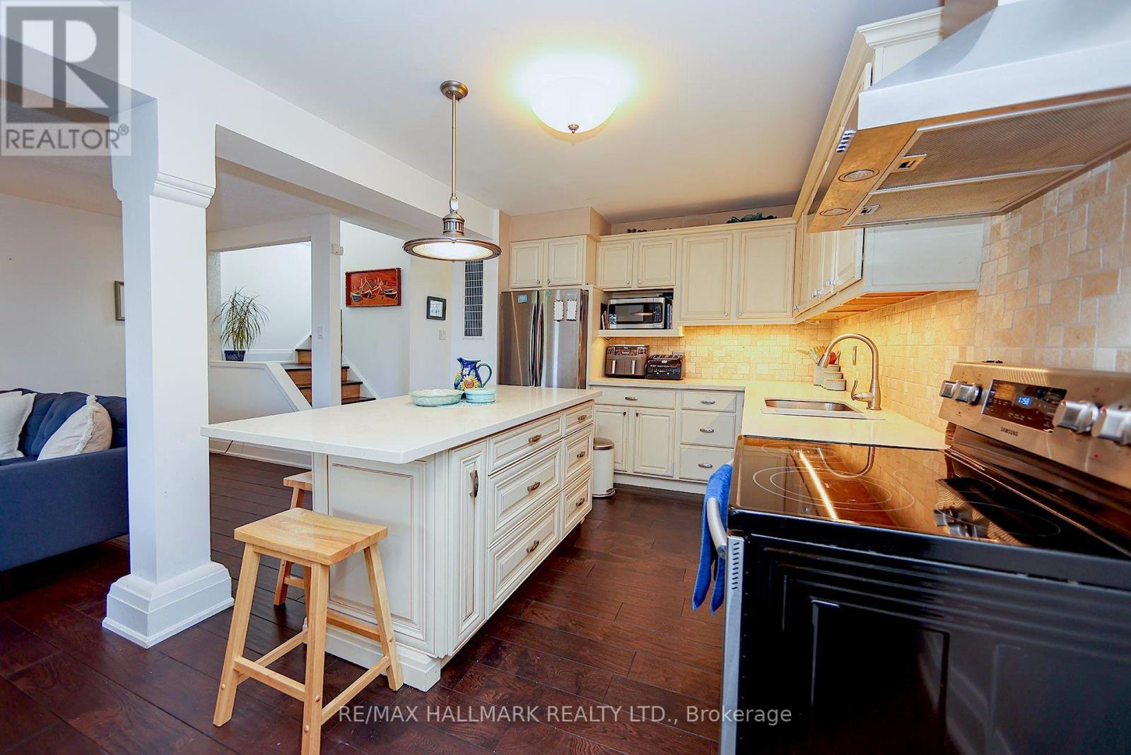 781 Pam Crescent Property Photo 8