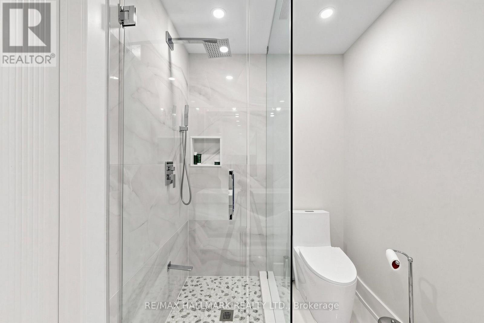 63 Willett Crescent Property Photo 24
