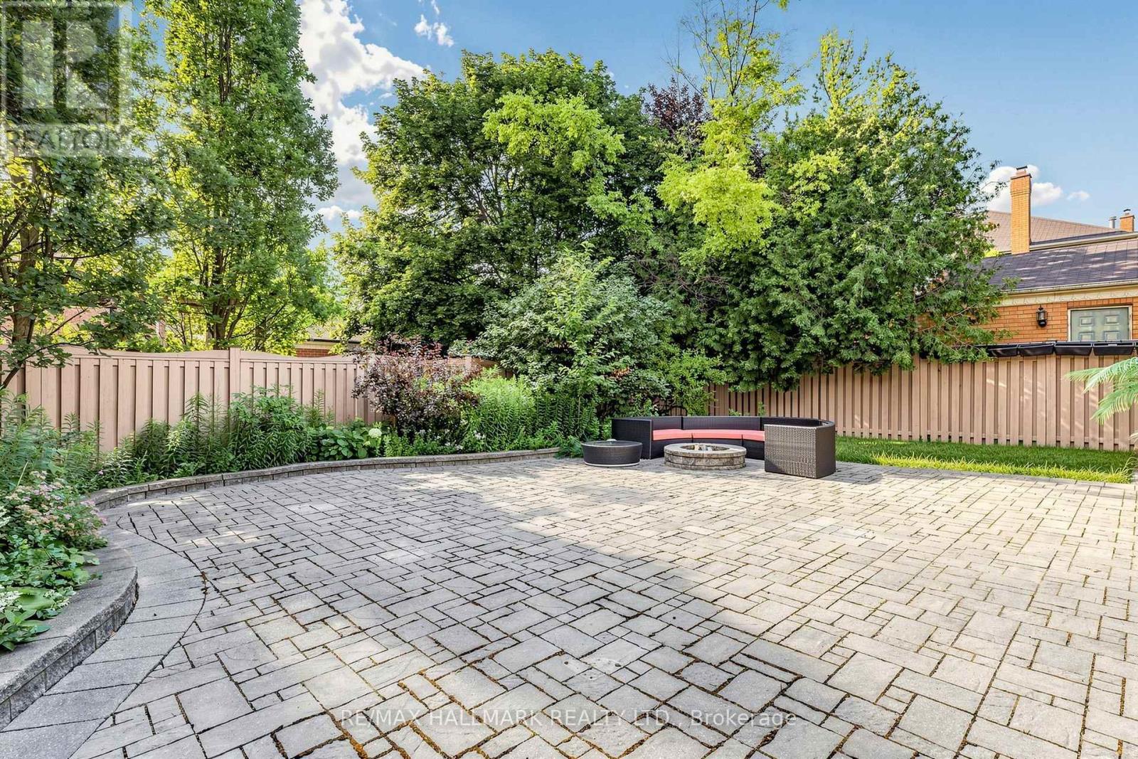 63 Willett Crescent Property Photo 38