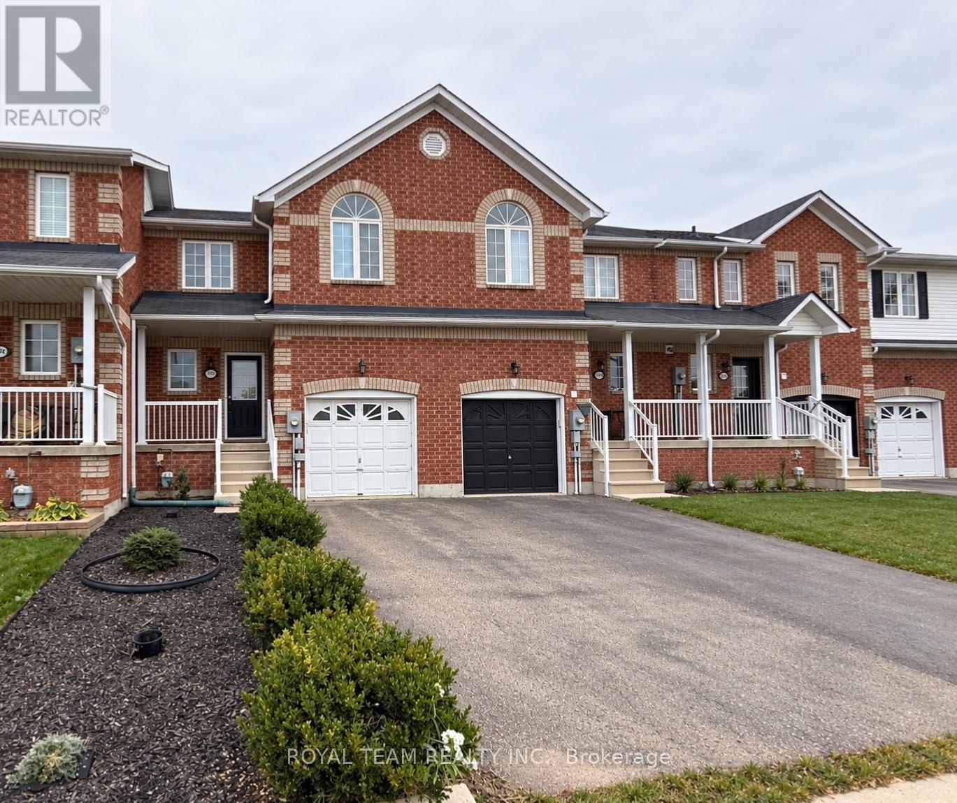 1786 SWAN STREET Property Photo 1