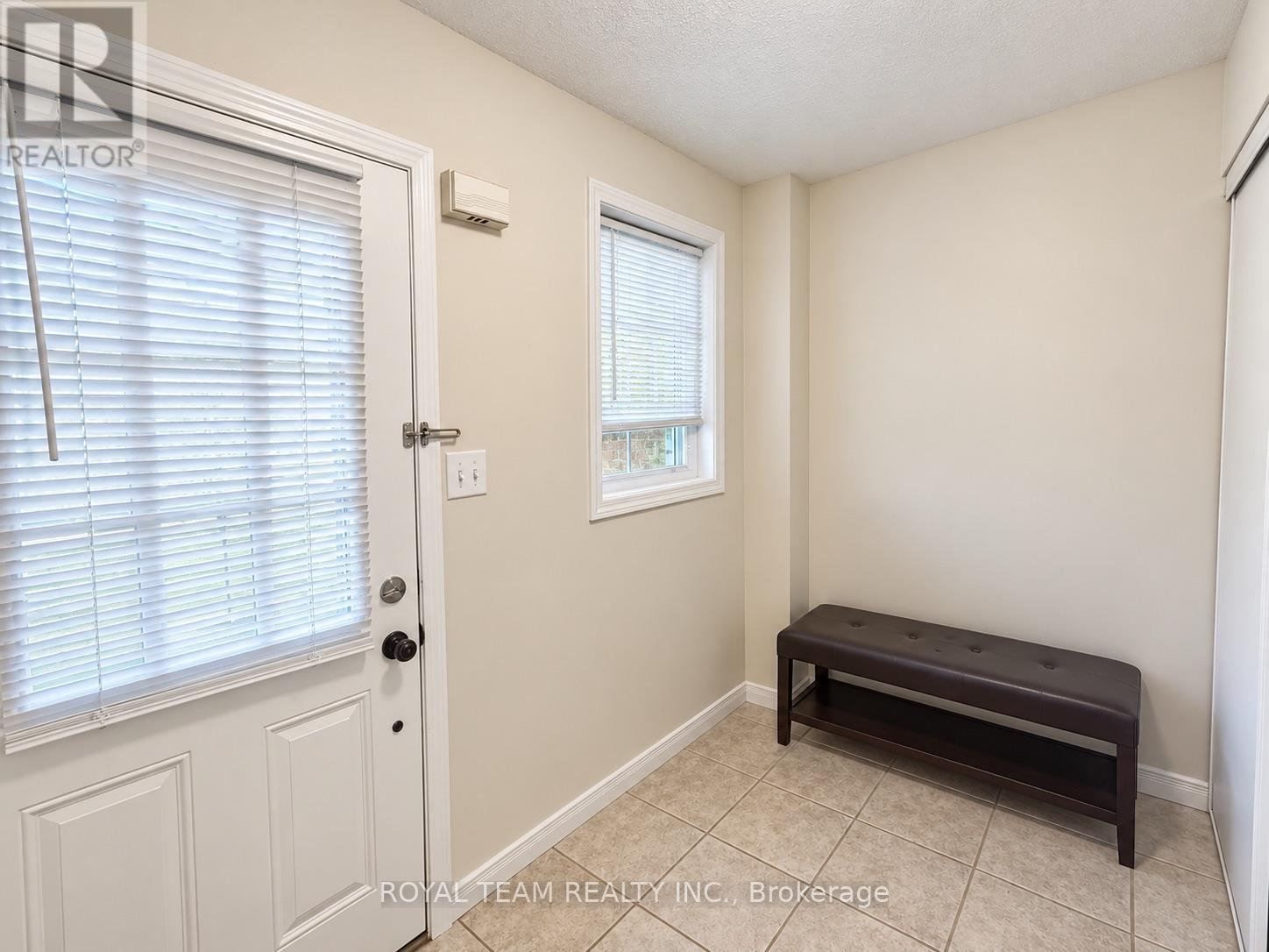 1786 Swan Street Property Photo 2